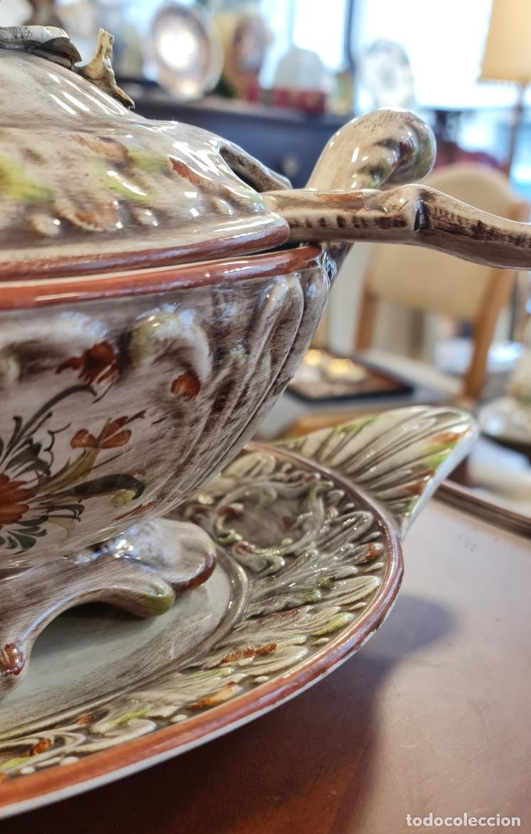 Antig&uuml;edades: Sopera, fuente de presentaci&oacute;n y cucharon Capodimonte - Foto 6