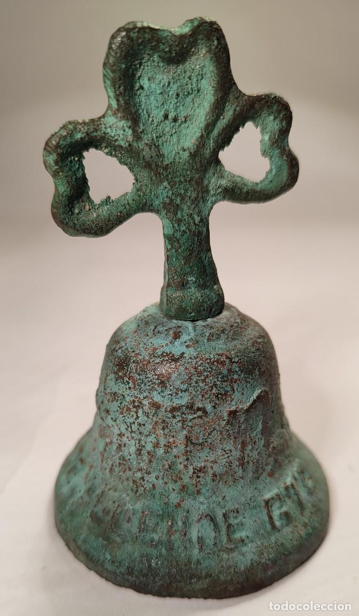 Antig&uuml;edades: CAMPANA, BRONCE CINCELADO, SAN MIGUEL DE ALLENDE, GUANAJUATO, MEXICO. COLONIAL. 1er CUARTO S. XIX.