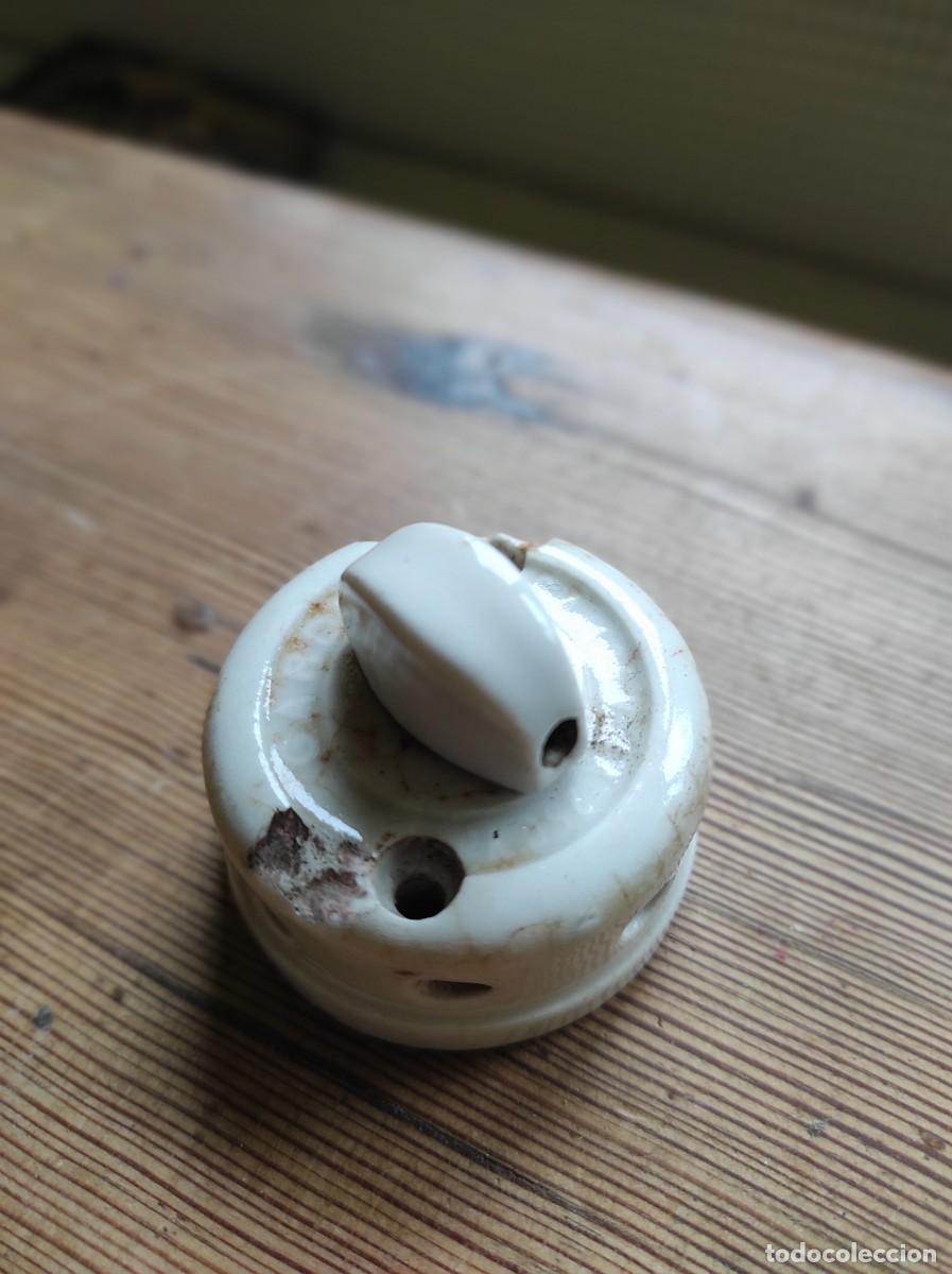 Antig&uuml;edades: Interruptor de porcelana - Foto 3
