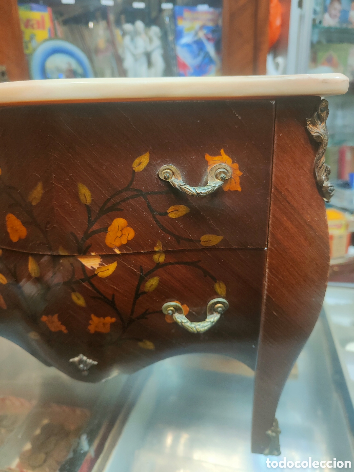 Antig&uuml;edades: Comod&iacute;n estilo luis XV con marqueter&iacute;a - Foto 3