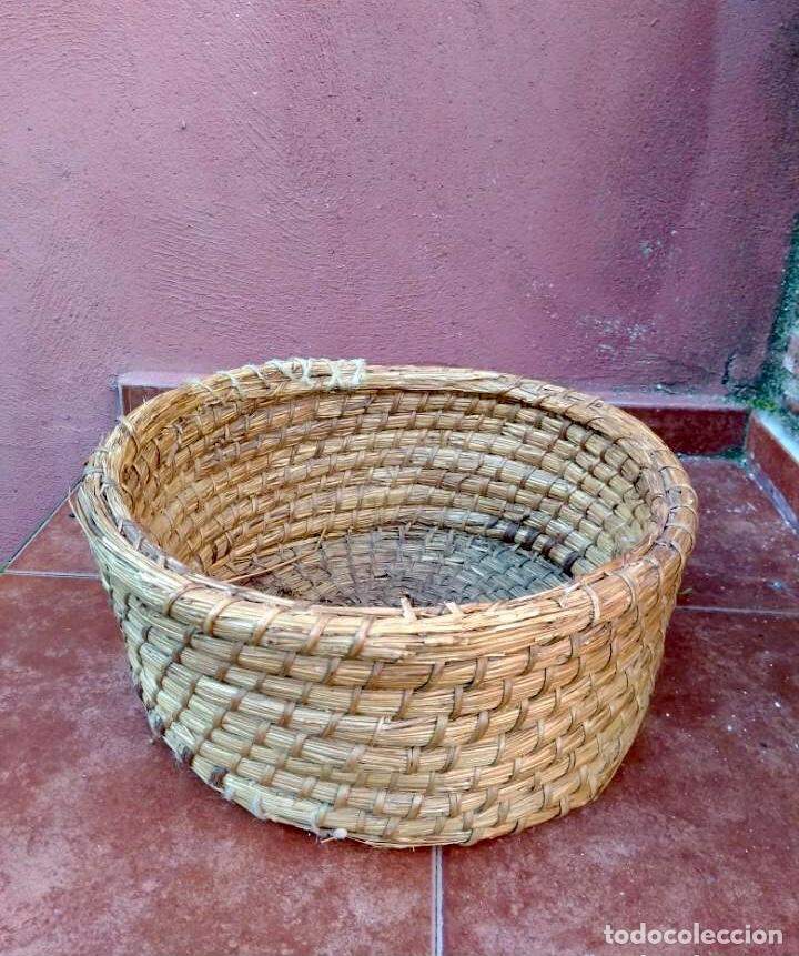 Antig&uuml;edades: CANASTO DE ESPARTO MUY ANTIGUO - Foto 2
