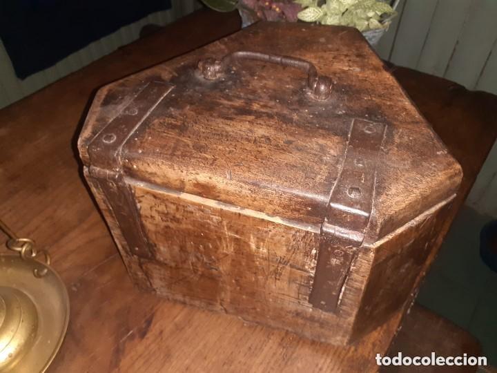 Antig&uuml;edades: Licorera de monasterio s. XVI - Foto 3