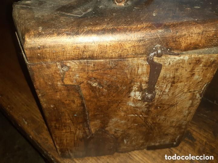 Antig&uuml;edades: Licorera de monasterio s. XVI - Foto 4