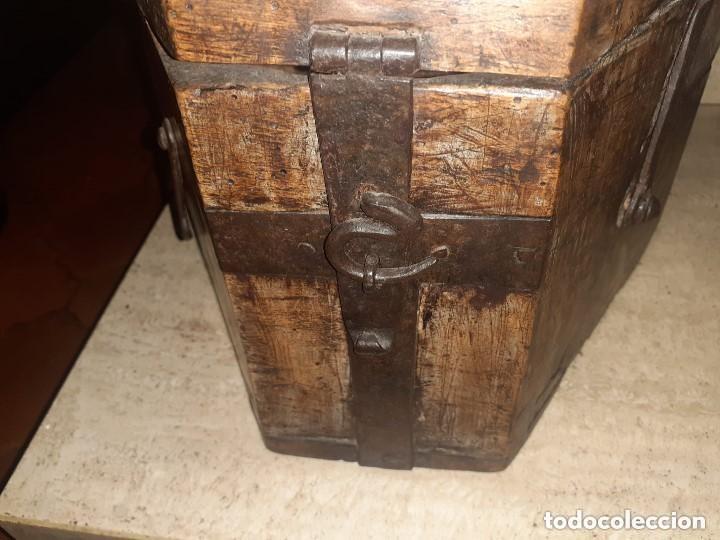 Antig&uuml;edades: Licorera de monasterio s. XVI - Foto 6