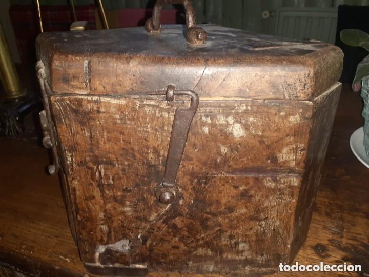 Antig&uuml;edades: Licorera de monasterio s. XVI - Foto 16