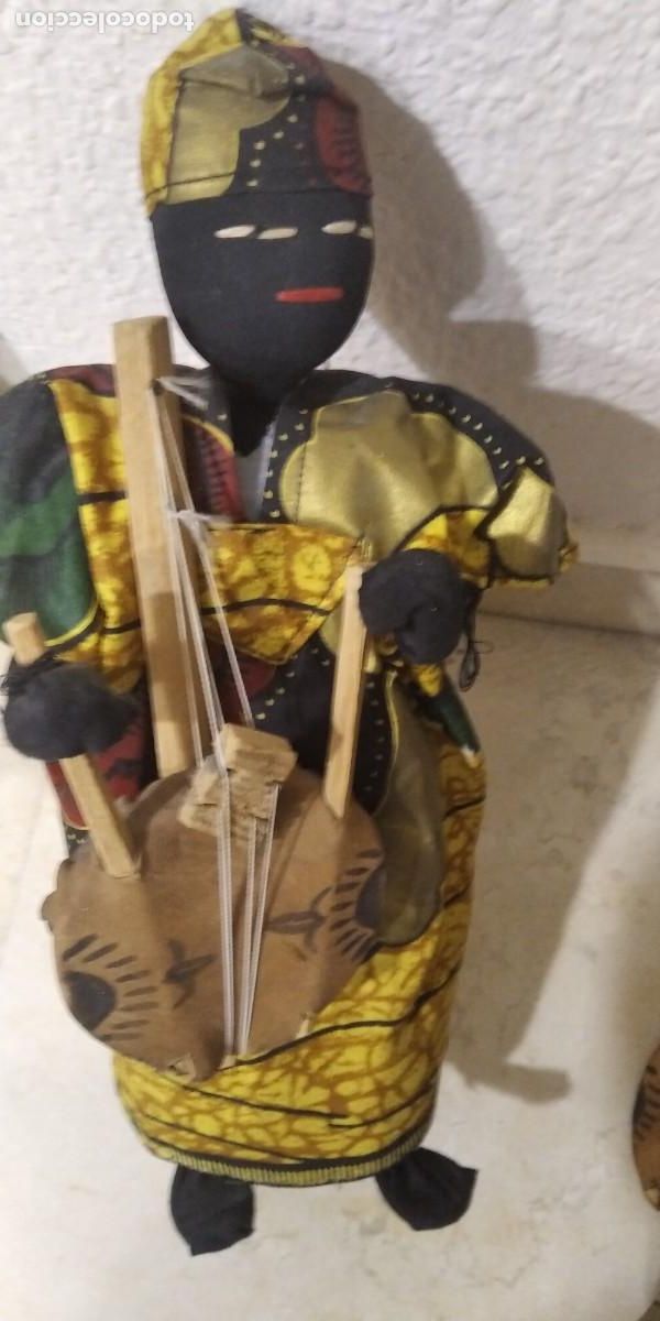 Antig&uuml;edades: MU&Ntilde;ECOS AFRICANOS DE TELA - Foto 3