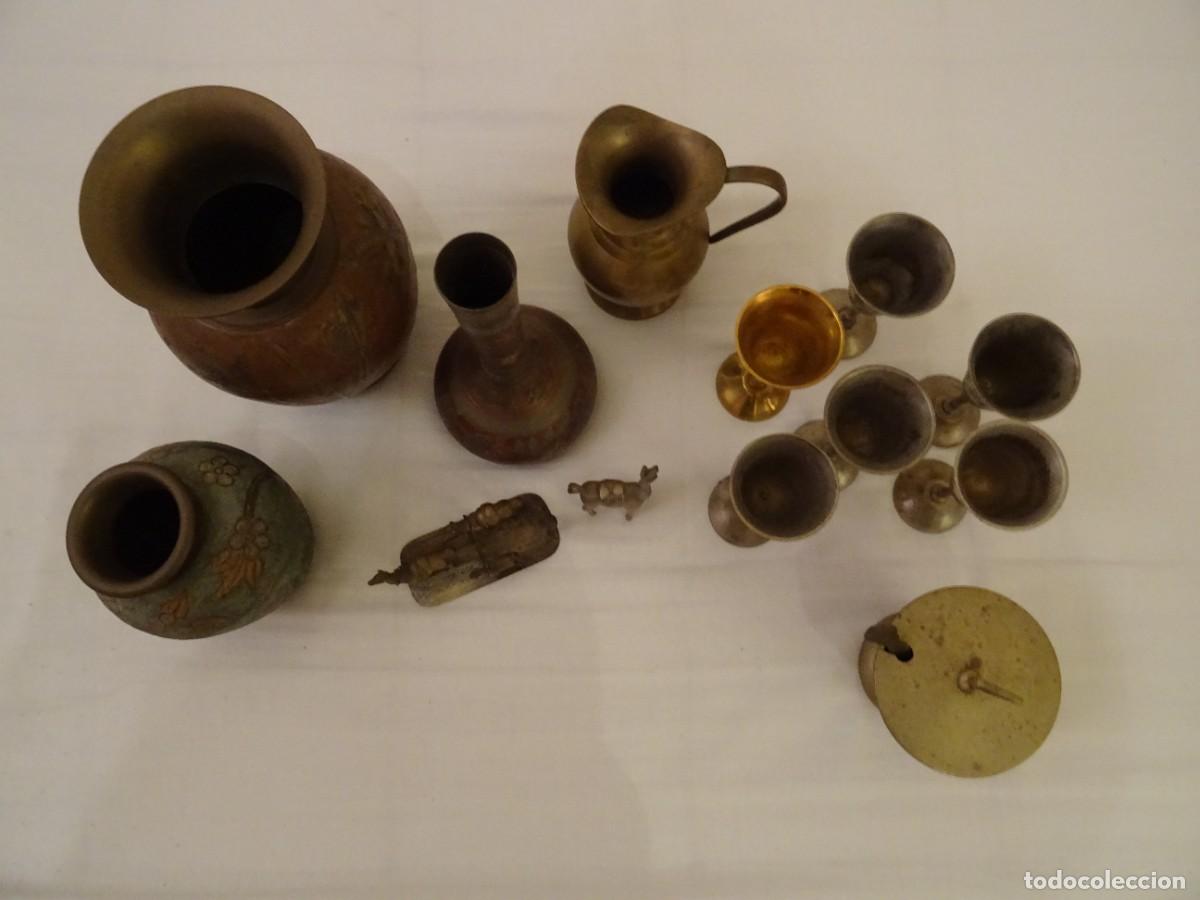 Antig&uuml;edades: Lote de objetos decorativos de metal - Foto 3