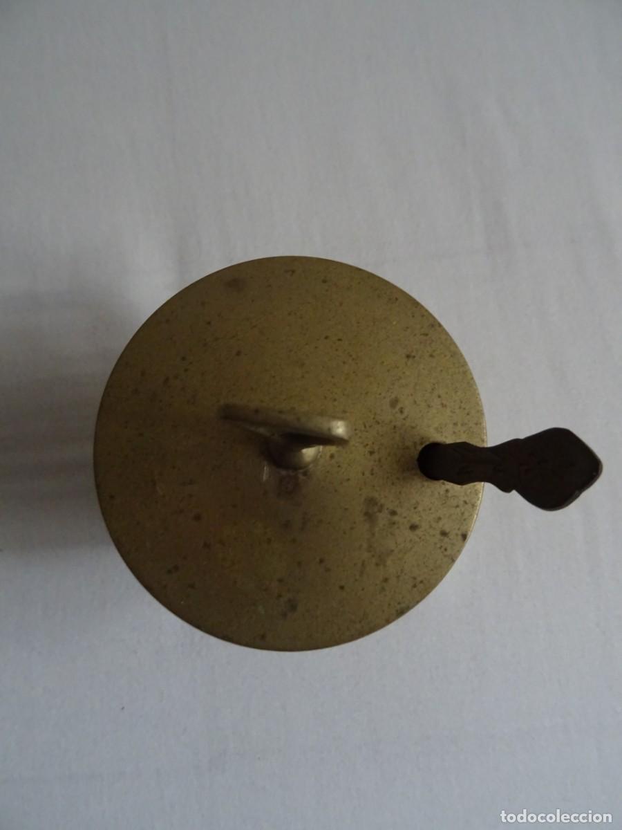 Antig&uuml;edades: Lote de objetos decorativos de metal - Foto 6