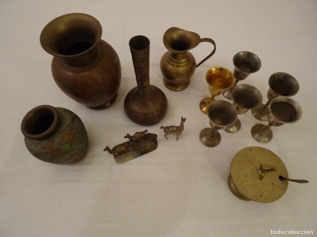 Antig&uuml;edades: Lote de objetos decorativos de metal - Foto 8
