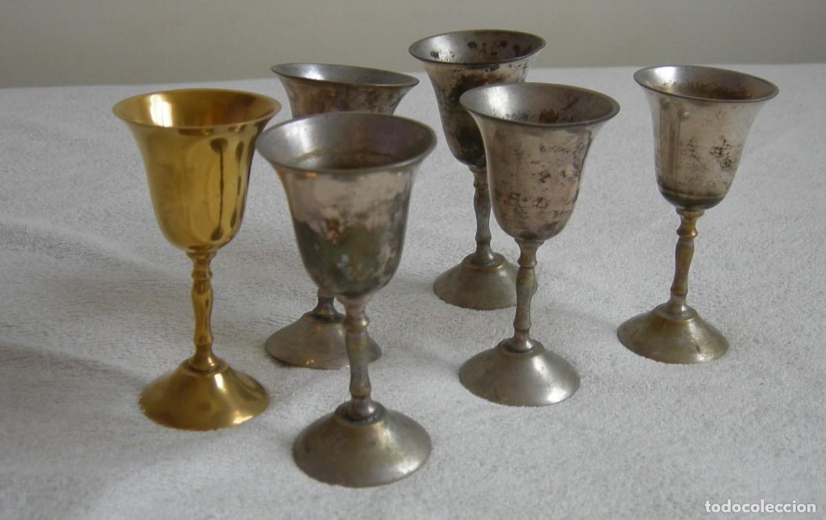 Antig&uuml;edades: Lote de objetos decorativos de metal - Foto 21