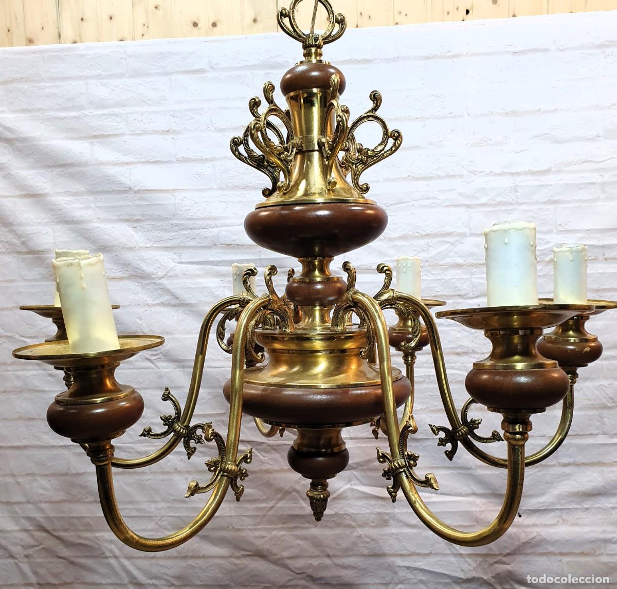 Antig&uuml;edades: Antigua lampara de laton y madera - Foto 1