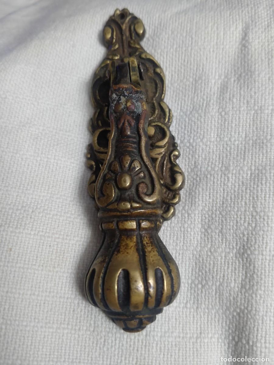 Antig&uuml;edades: Tirador antiguo de bronce. - Foto 1