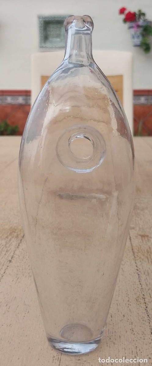 Antig&uuml;edades: Antiguo biber&oacute;n de cristal - Foto 3