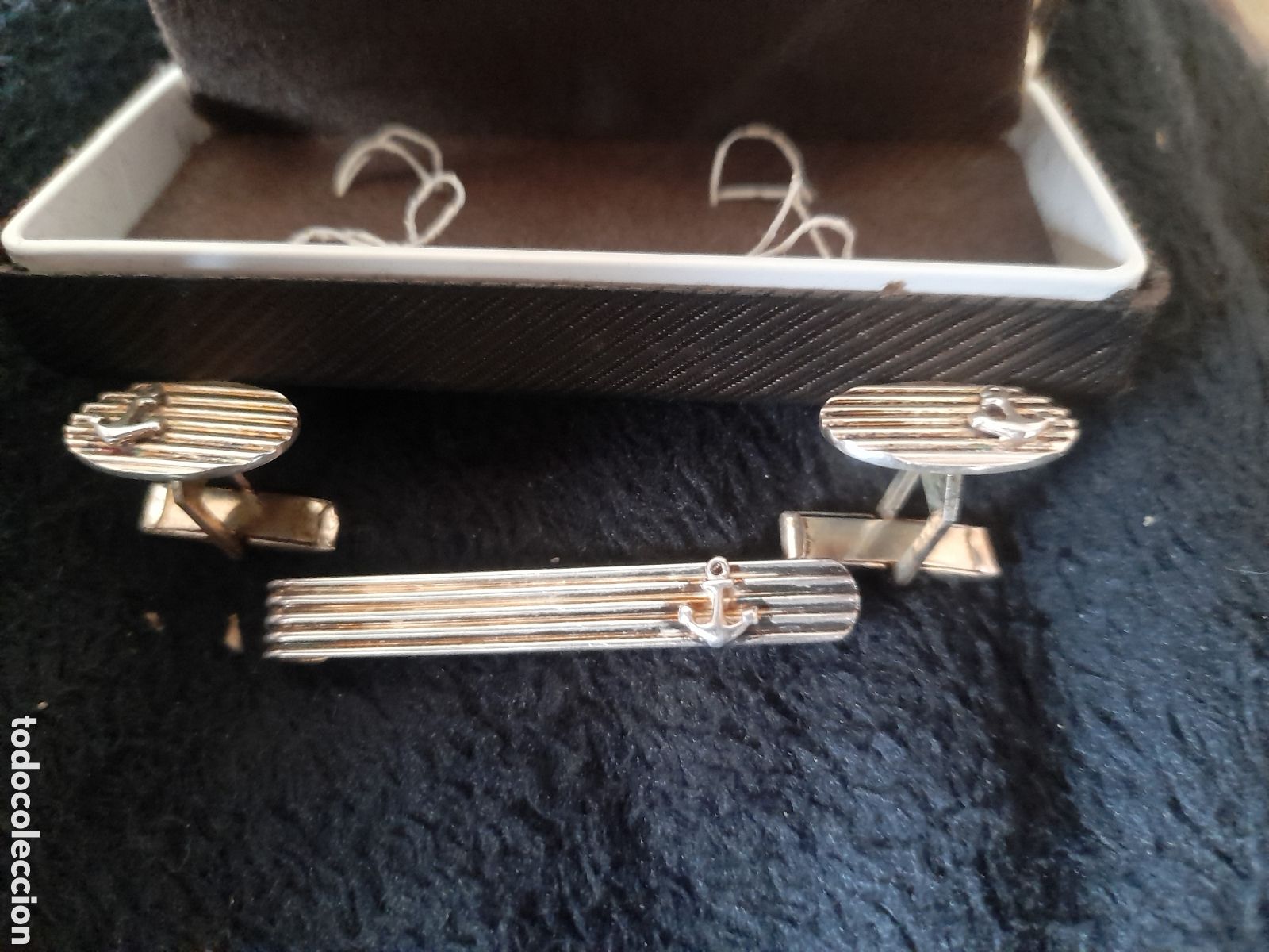 Antiquit&auml;ten: Antiguo juego de gemelos y pillacorbatas de plata de la Marina espa&ntilde;ola