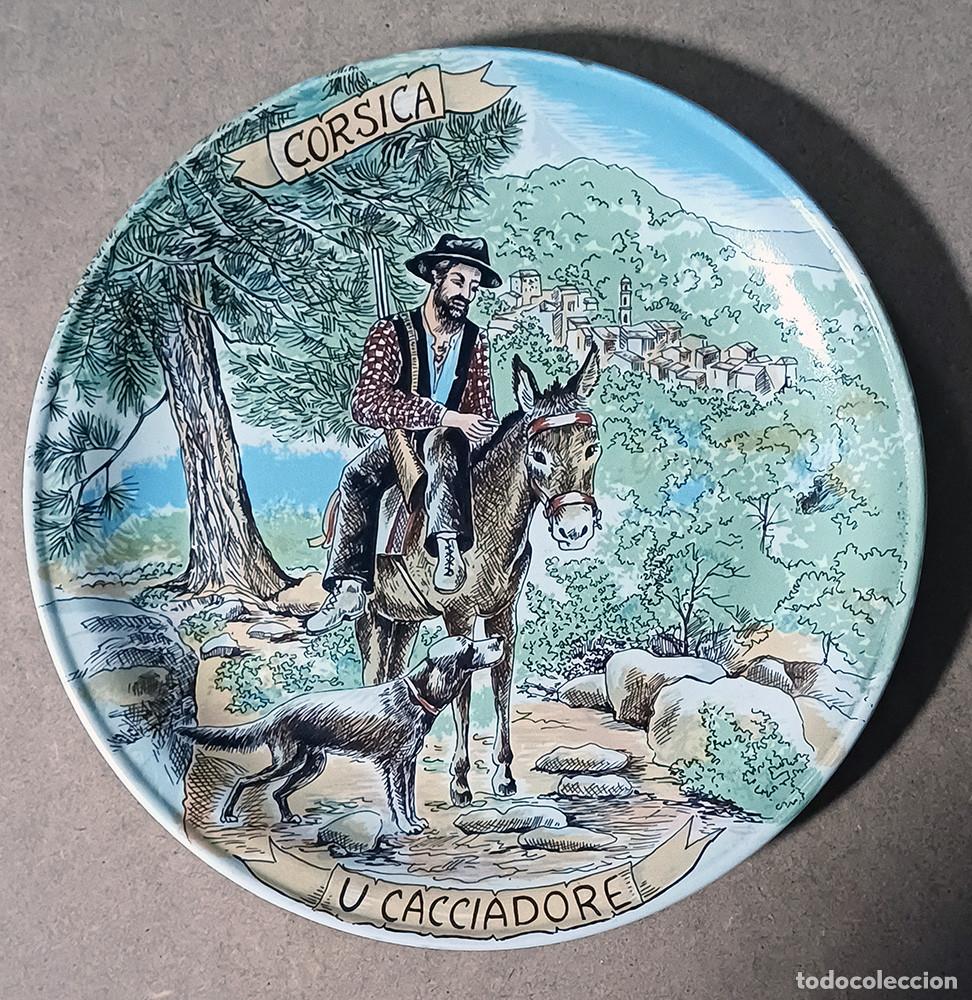 Antig&uuml;edades: Plato de cer&aacute;mica &rdquo;CORSICA u Cacciadore&rdquo; - Foto 1