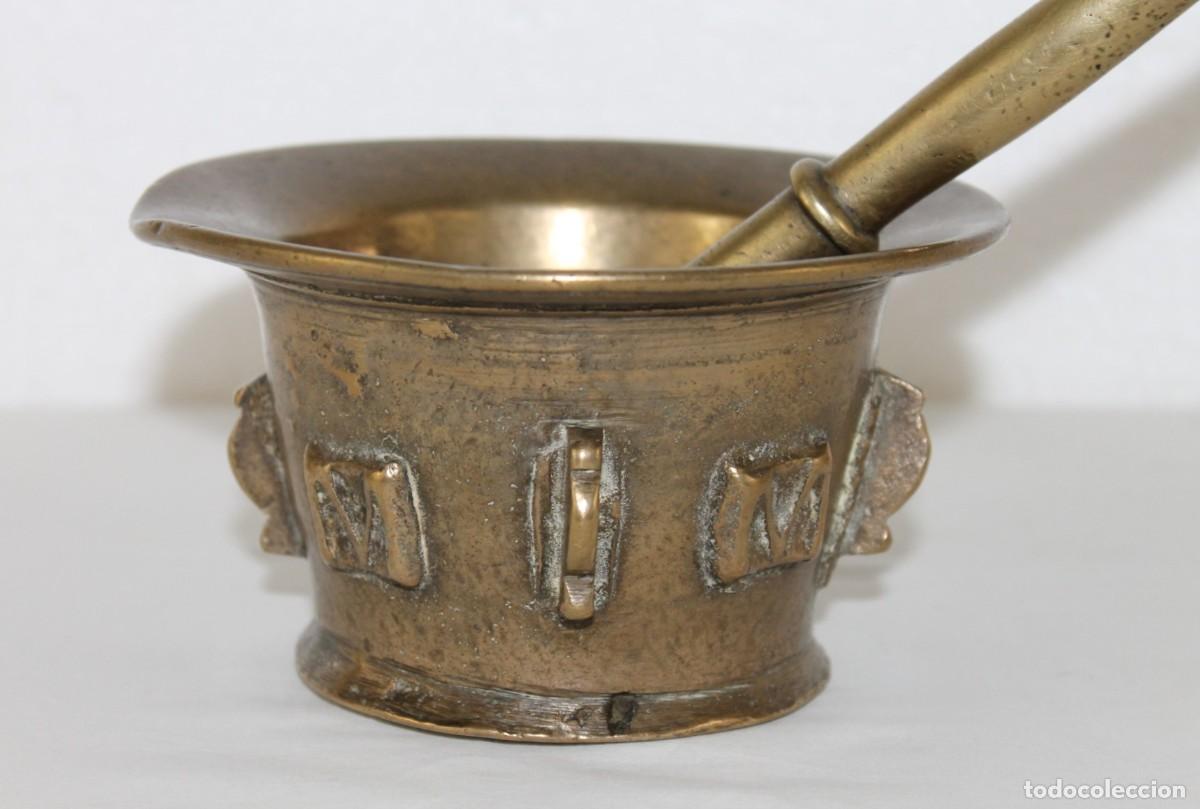 Antig&uuml;edades: Dos antiguos morteros en bronce con decoraci&oacute;n - Foto 4