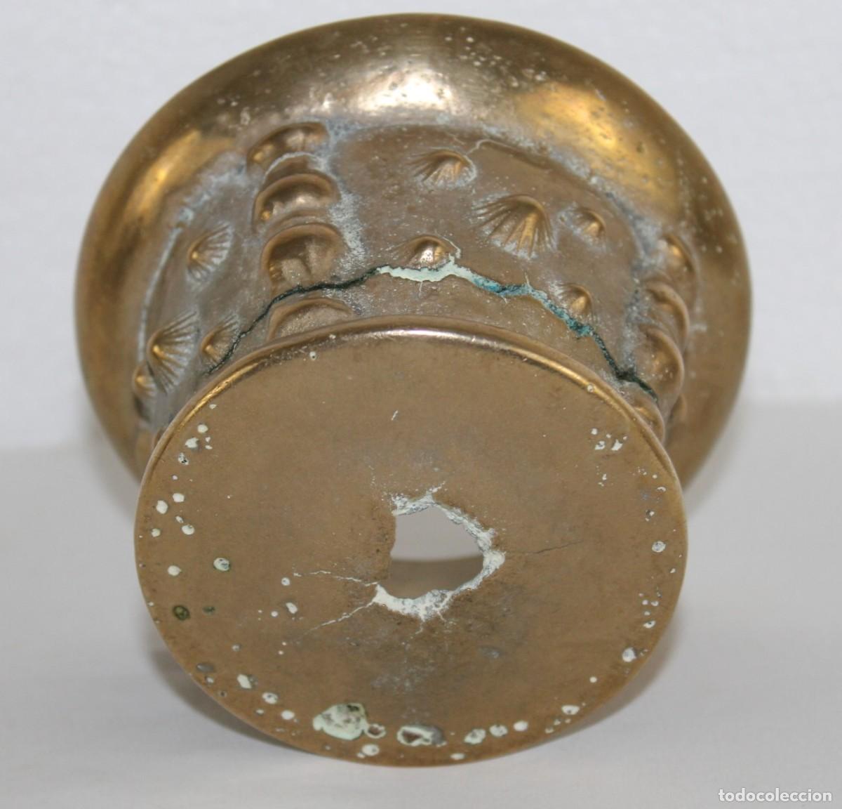Antig&uuml;edades: Dos antiguos morteros en bronce con decoraci&oacute;n - Foto 12
