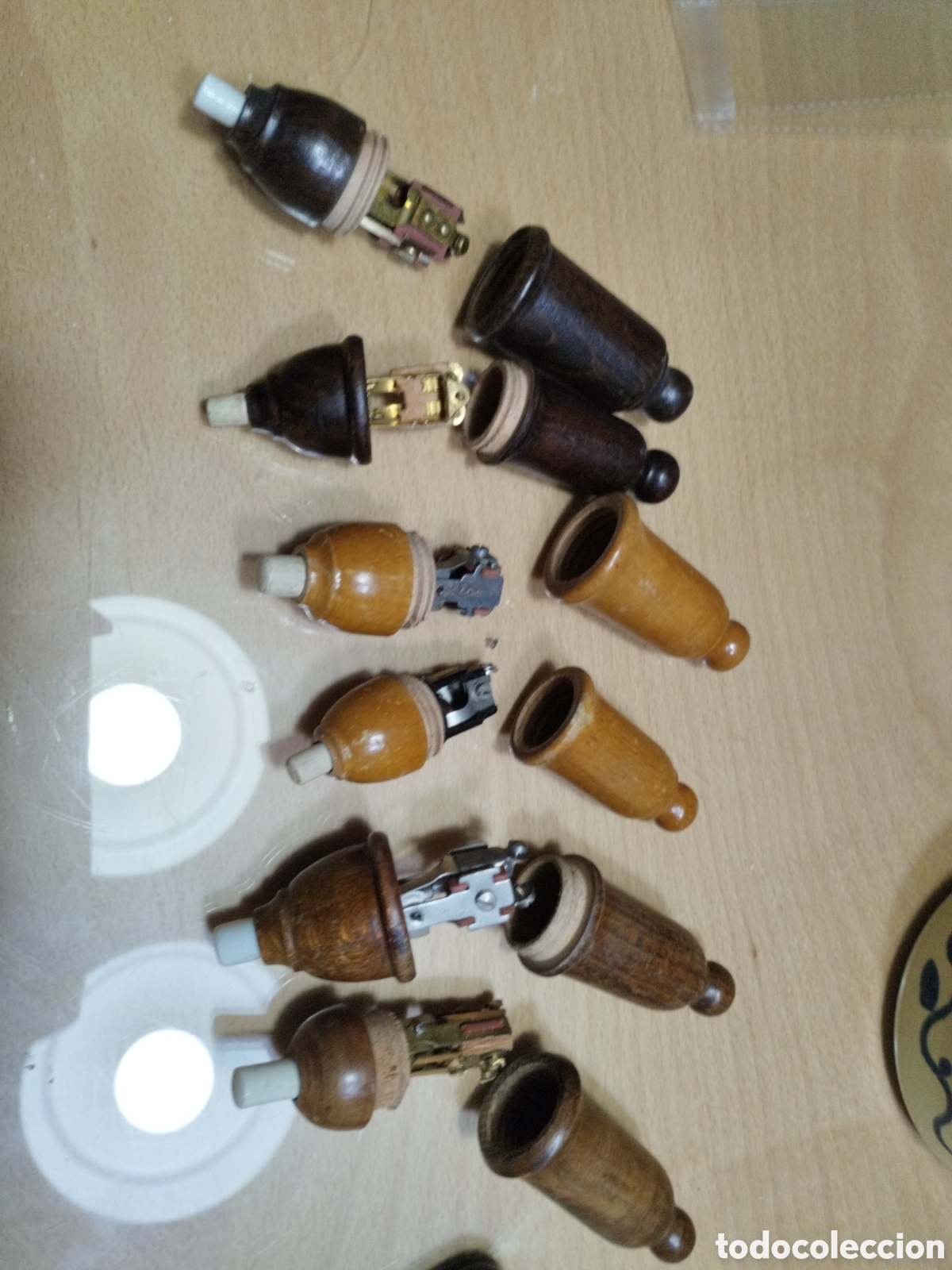 Antig&uuml;edades: * INTERRUPTORES DE LUZ. PERAS DE MADERA (Rf.218/f) - Foto 2