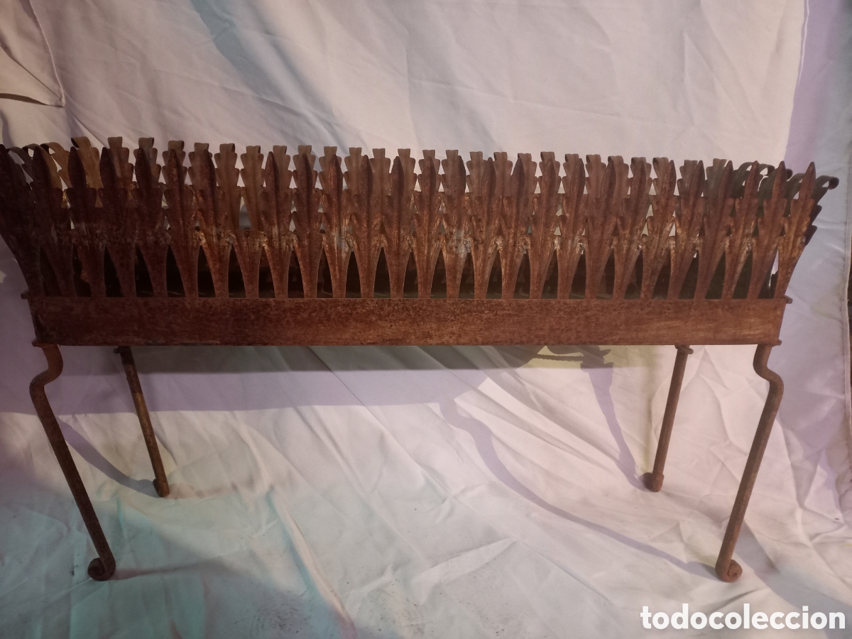 Antig&uuml;edades: Gran jardinera de hierro - Foto 1