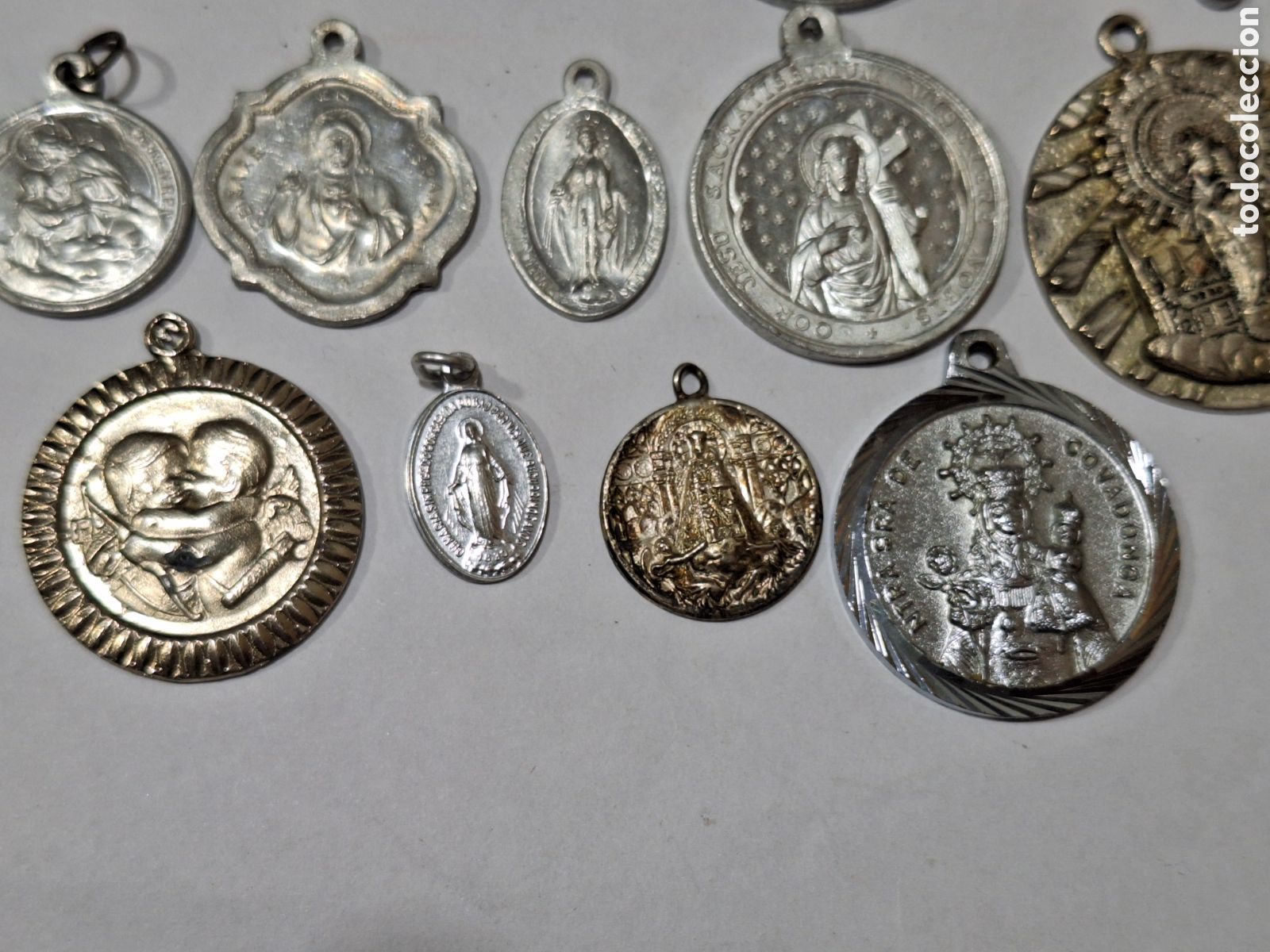 Antig&uuml;edades: Lote medallas religiosas . - Foto 5