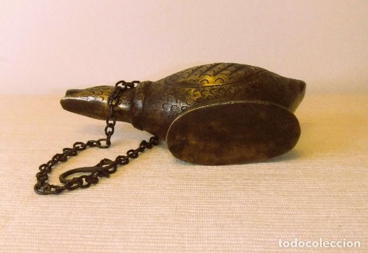 Antig&uuml;edades: ANTIGUA L&Aacute;MPARA DE BRONCE CON FORMA DE PATO - Foto 7