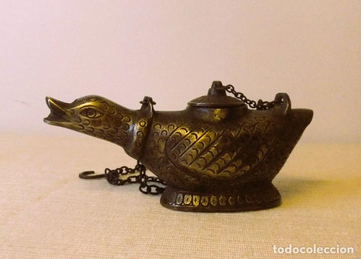Antig&uuml;edades: ANTIGUA L&Aacute;MPARA DE BRONCE CON FORMA DE PATO - Foto 1