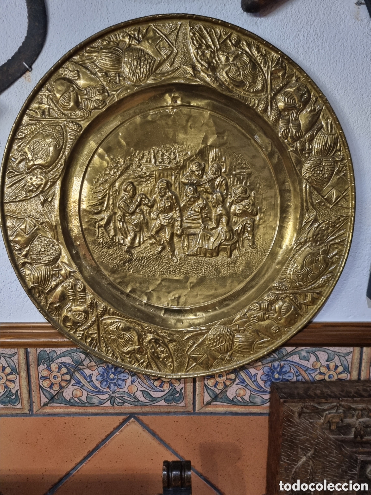 Antig&uuml;edades: 2 Platos de metal decoraci&oacute;n del 1800 - Foto 1