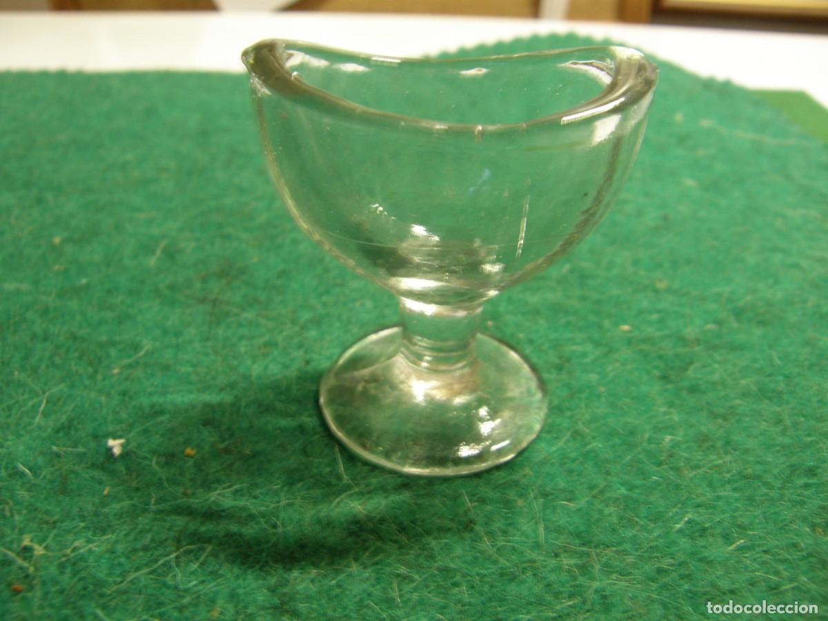 Antig&uuml;edades: Ba&ntilde;era de cristal para ojos - Foto 1