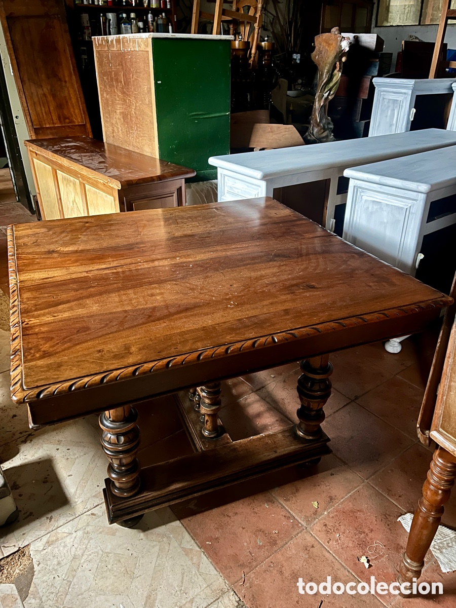 Antig&uuml;edades: Mesa de comedor Alfonsina en madera de nogal. - Foto 4