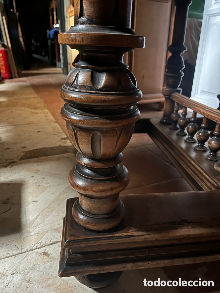 Antig&uuml;edades: Mesa de comedor Alfonsina en madera de nogal. - Foto 7