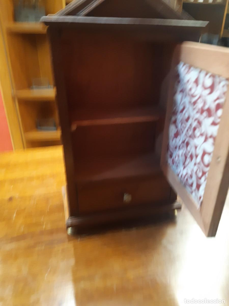 Antig&uuml;edades: ARMARITO DE MUESTRA DE EBANISTA - Foto 2