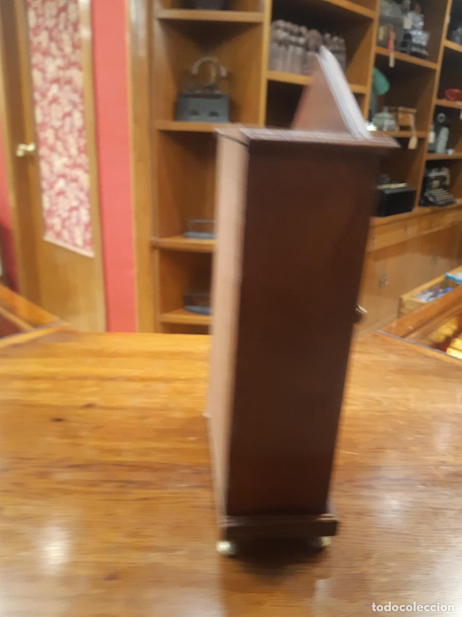 Antig&uuml;edades: ARMARITO DE MUESTRA DE EBANISTA - Foto 5