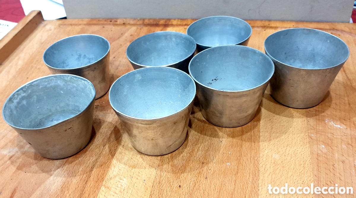 Antig&uuml;edades: Siete moldes de flan, de aluminio - Foto 2