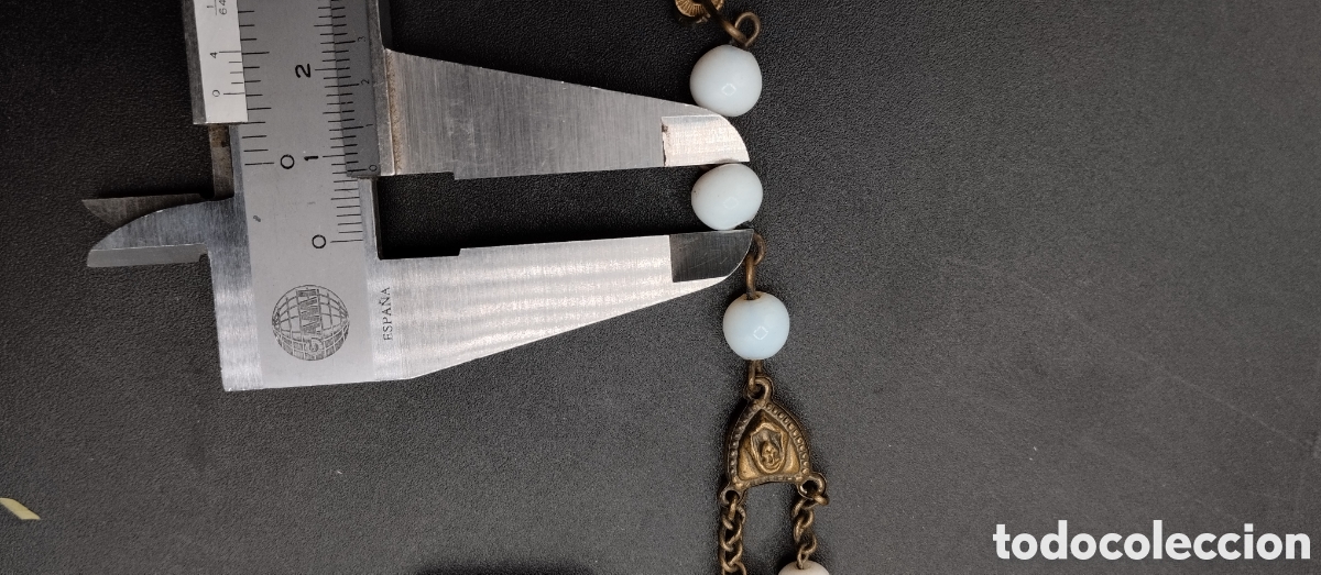 Antig&uuml;edades: Rosario antiguo con bolas de opalina o cristal blanco - Foto 6