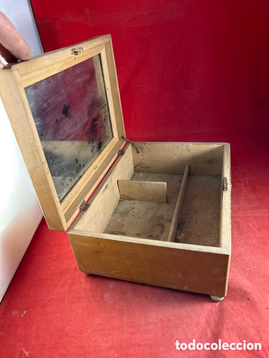 Antig&uuml;edades: Caja de madera - Foto 3