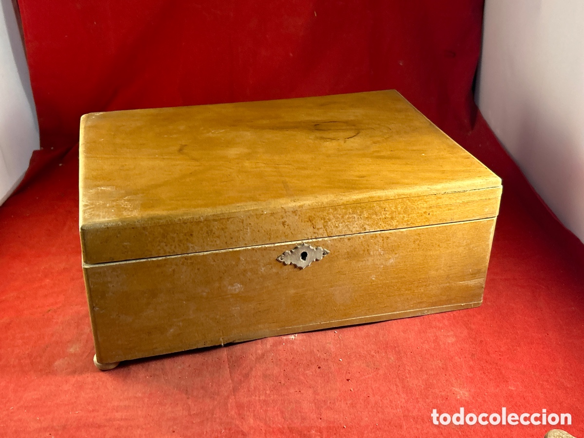 Antig&uuml;edades: Caja de madera - Foto 1