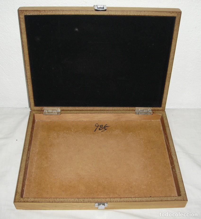 Antig&uuml;edades: Caja de madera (29 x 22 cm) - Foto 3
