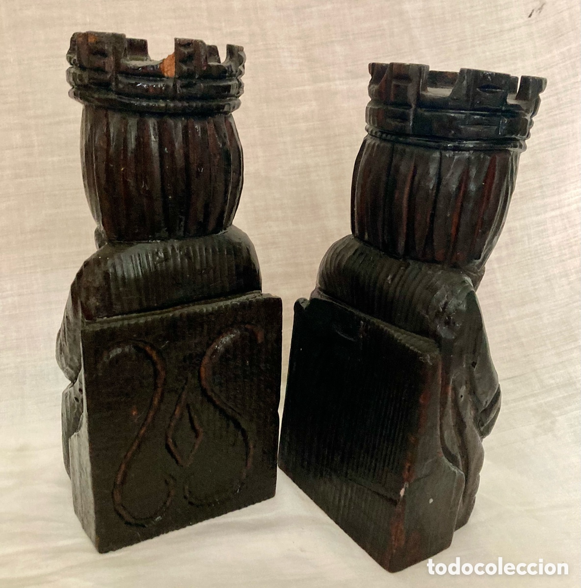 Antig&uuml;edades: DOS SUJETALIBROS TALLADOS EN MADERA - Foto 10