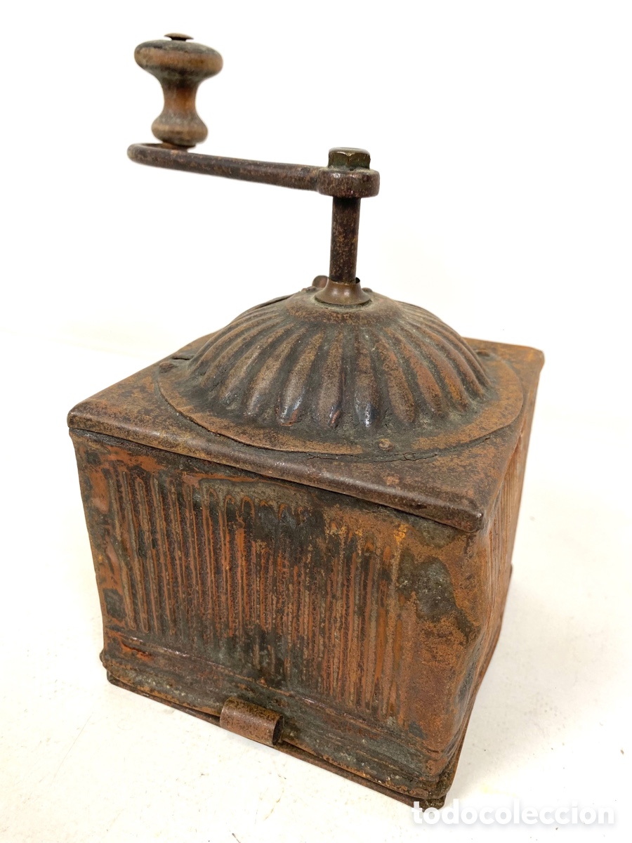 MOLINILLO DE CAF&Eacute; EN HIERRO ONDULADO EN 2 PIEZAS