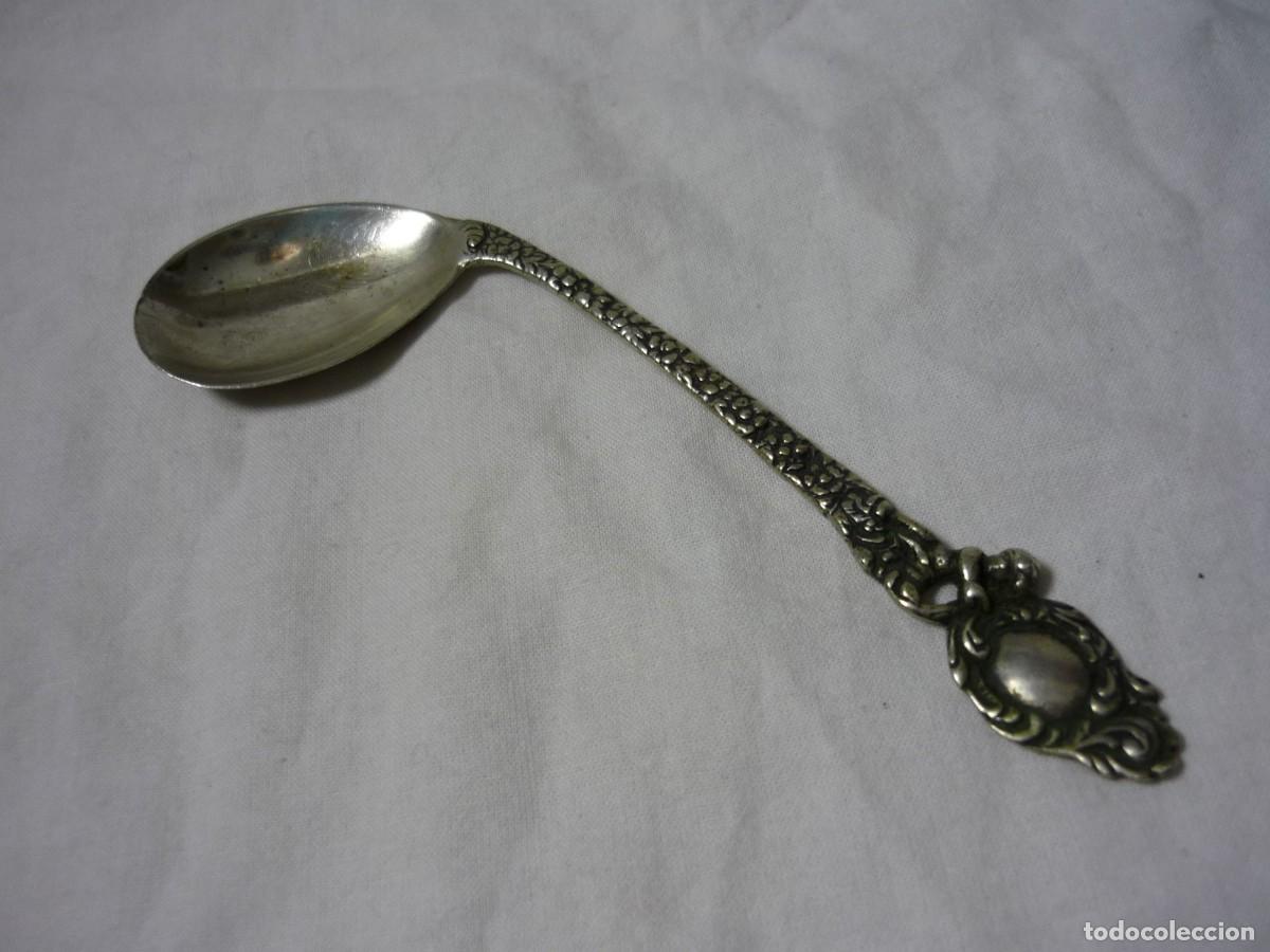 Antig&uuml;edades: Cuchara de plata curva con angelito en el mango - Foto 2