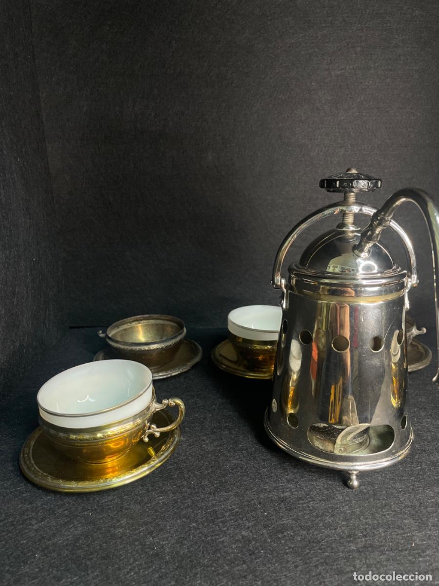 Antig&uuml;edades: Cafetera Express de aceite con 6 tazas y platos - Foto 3