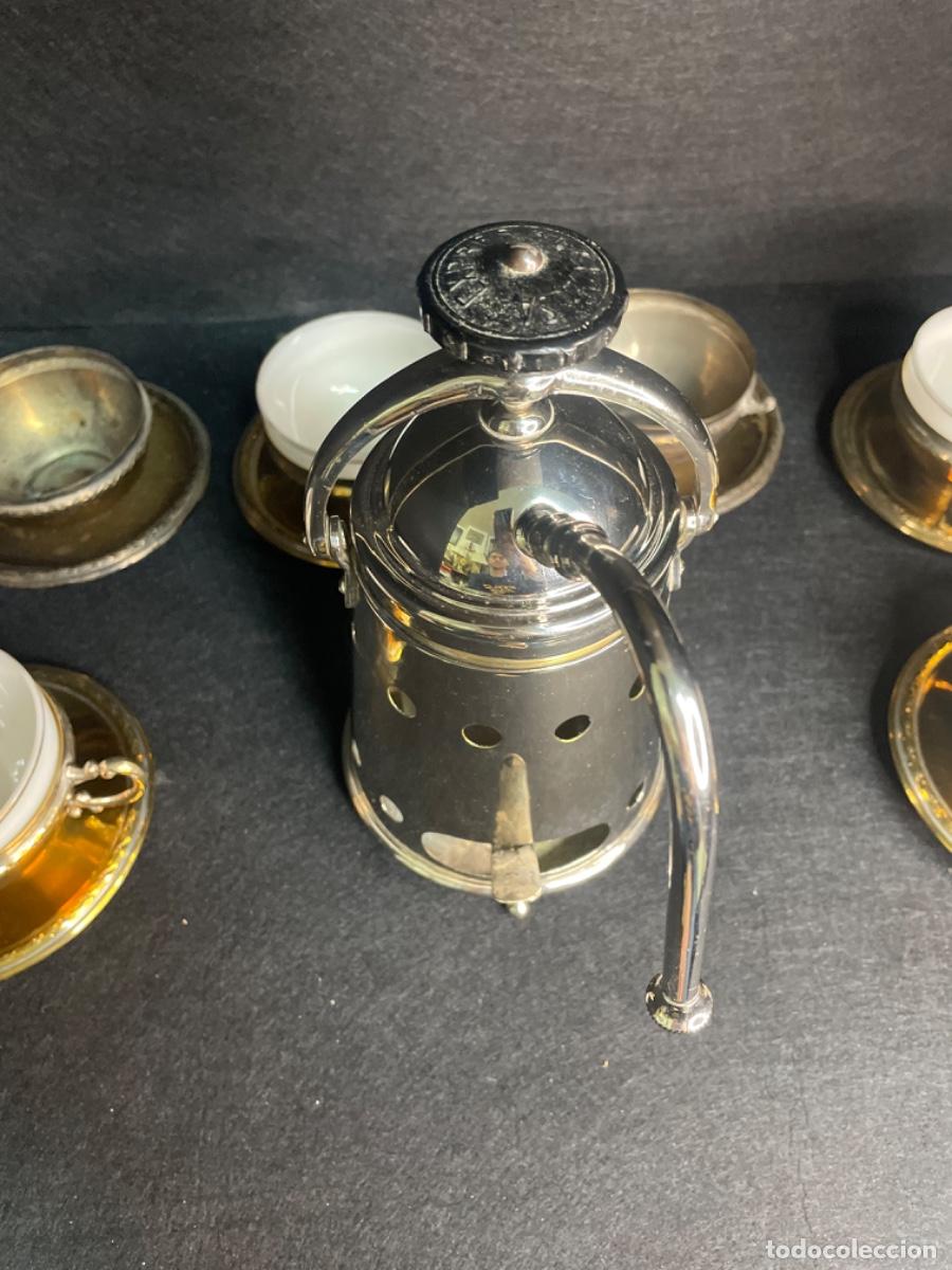 Antig&uuml;edades: Cafetera Express de aceite con 6 tazas y platos - Foto 4