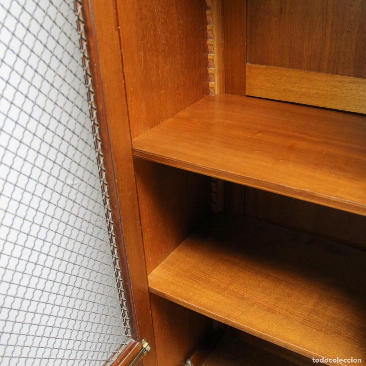 Antig&uuml;edades: Libreria de estilo directorio en caoba con marqueteria. - Foto 9
