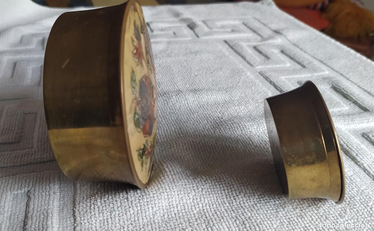 Antig&uuml;edades: cajas de bronce, circulares con decoracion floral - Foto 8