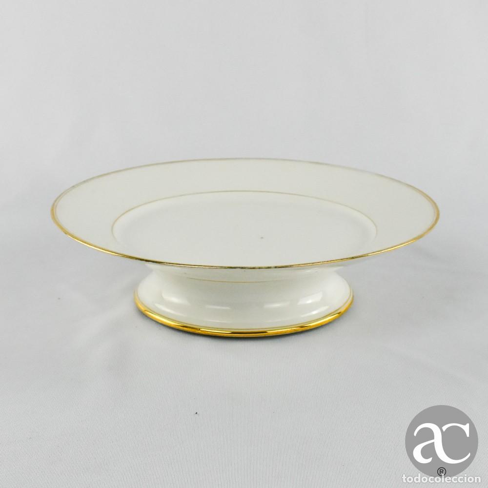 Antig&uuml;edades: Plato de porcelana con pie LIMOGES - Foto 4