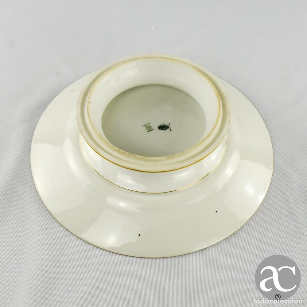 Antig&uuml;edades: Plato de porcelana con pie LIMOGES - Foto 5