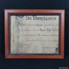 Antigüedades: ANTIGUO TÍTULO DE SOCIO DE BARCELONA - AÑO 1912 - EN MARCO TRABAJADO - 35,5 X 29,5 CM / CAA