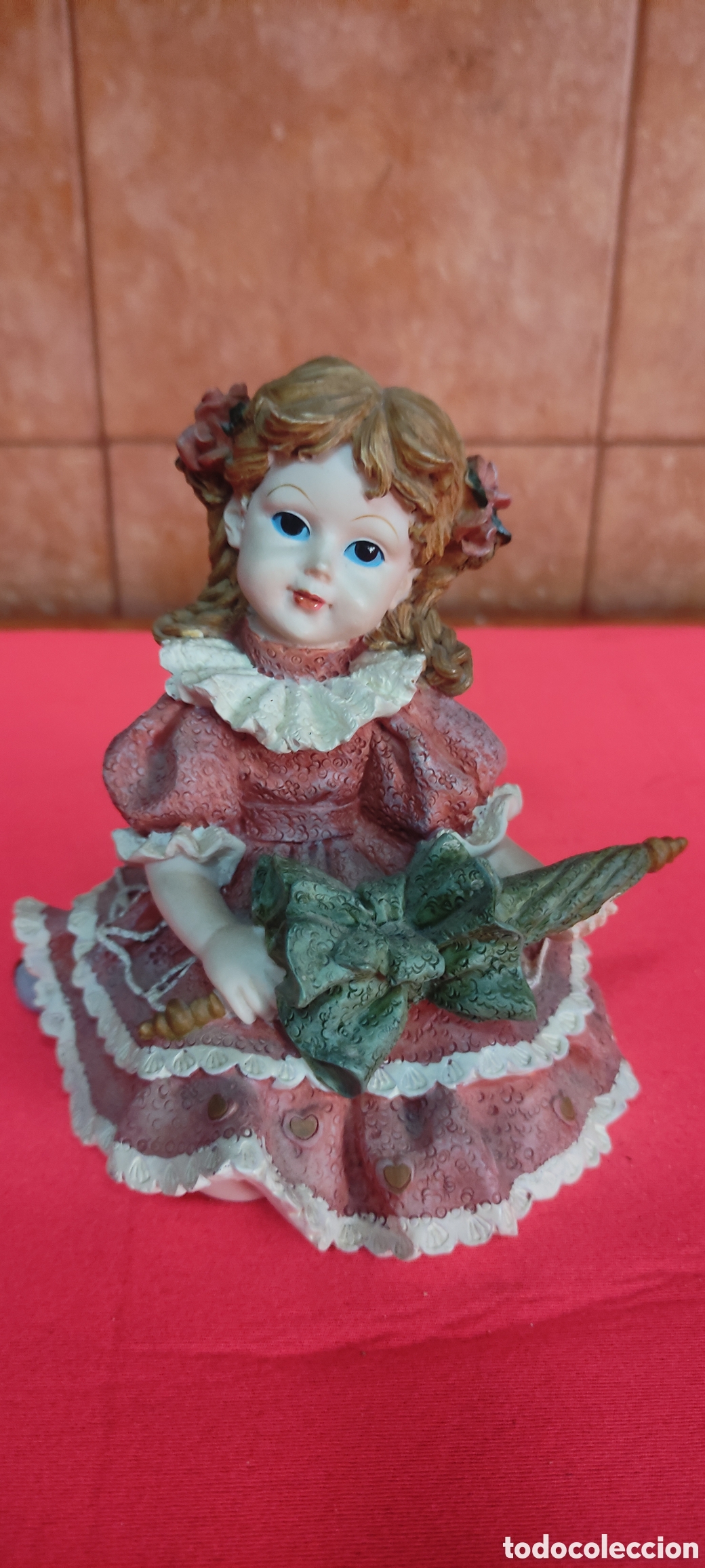 Antig&uuml;edades: FIGURA NI&Ntilde;A DE RESINA - Foto 3