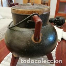 Antig&uuml;edades: Antigua olla de hierro fundido. - Foto 2