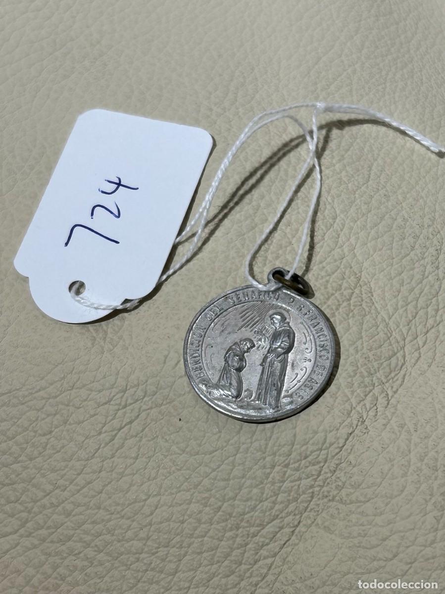 Antig&uuml;edades: MEDALLA RELIGIOSA MET&Aacute;LICA - Foto 1